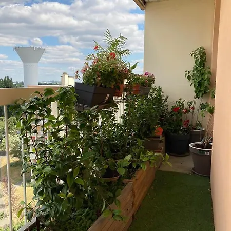 Grand Proche De Paris Apartment